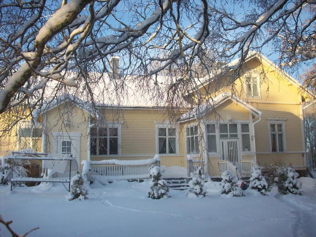Brinkin Wanha Pappila Hotel Kokkola  Buitenkant foto